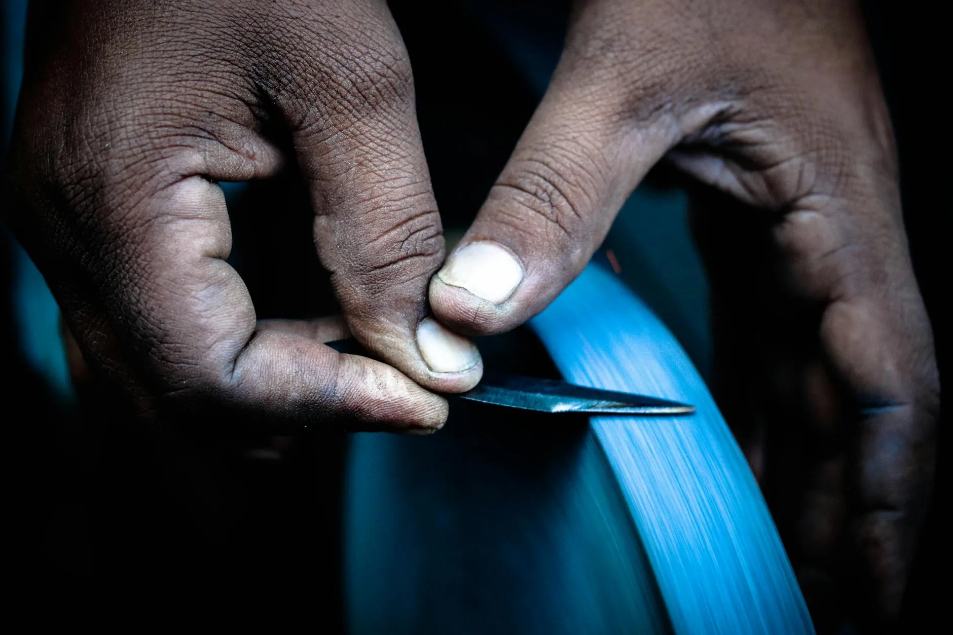 Whetstone for sharpening kitchen knives at home